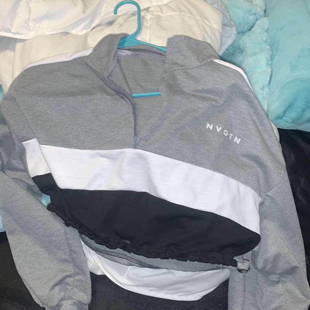 NVGTN cropped pullover